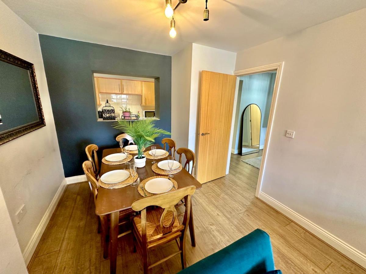Wessex House - Cozy Town Centre Two Bedroom - Short Stroll To And Nightlife Appartement *