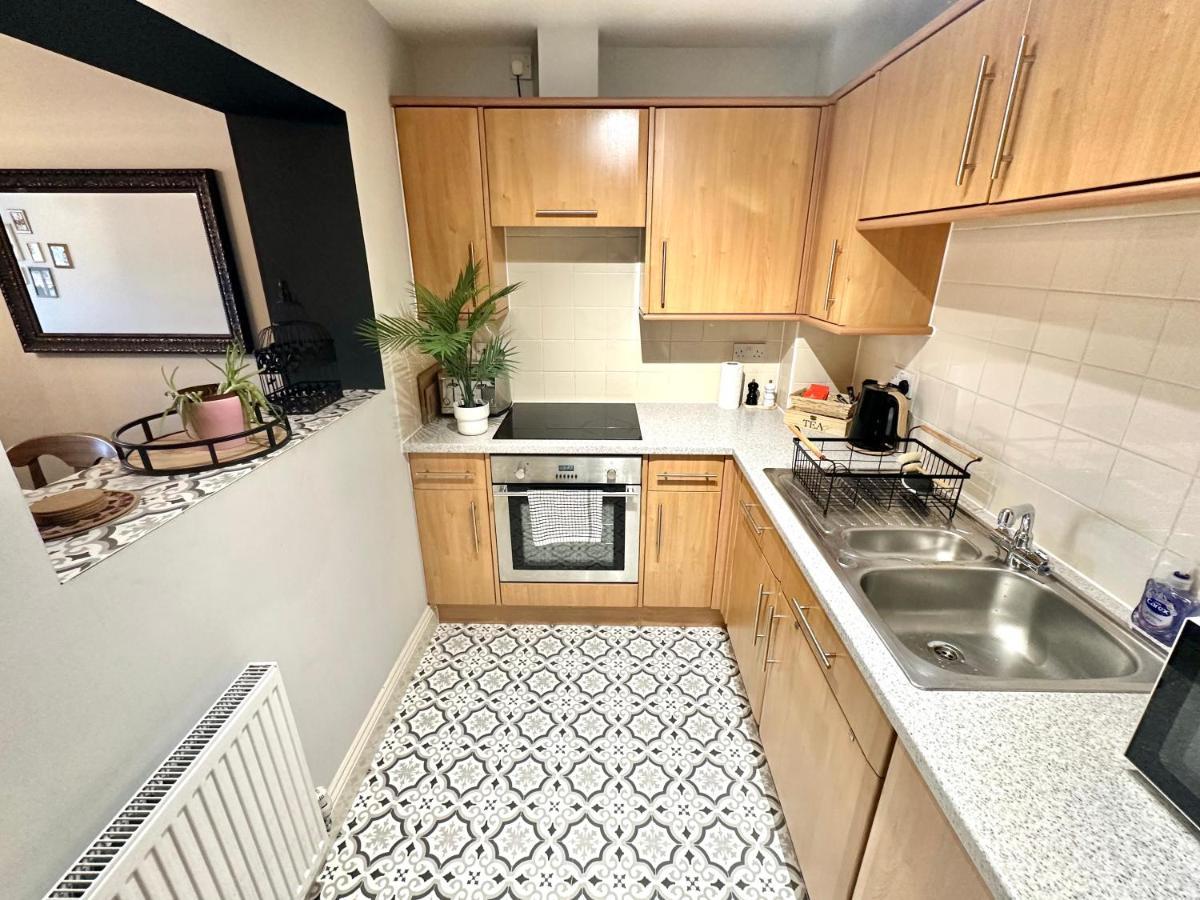 Wessex House - Cozy Town Centre Two Bedroom - Short Stroll To And Nightlife Appartement
