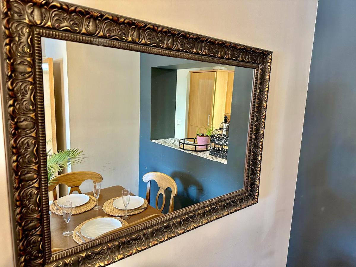 Wessex House - Cozy Town Centre Two Bedroom - Short Stroll To And Nightlife Appartement