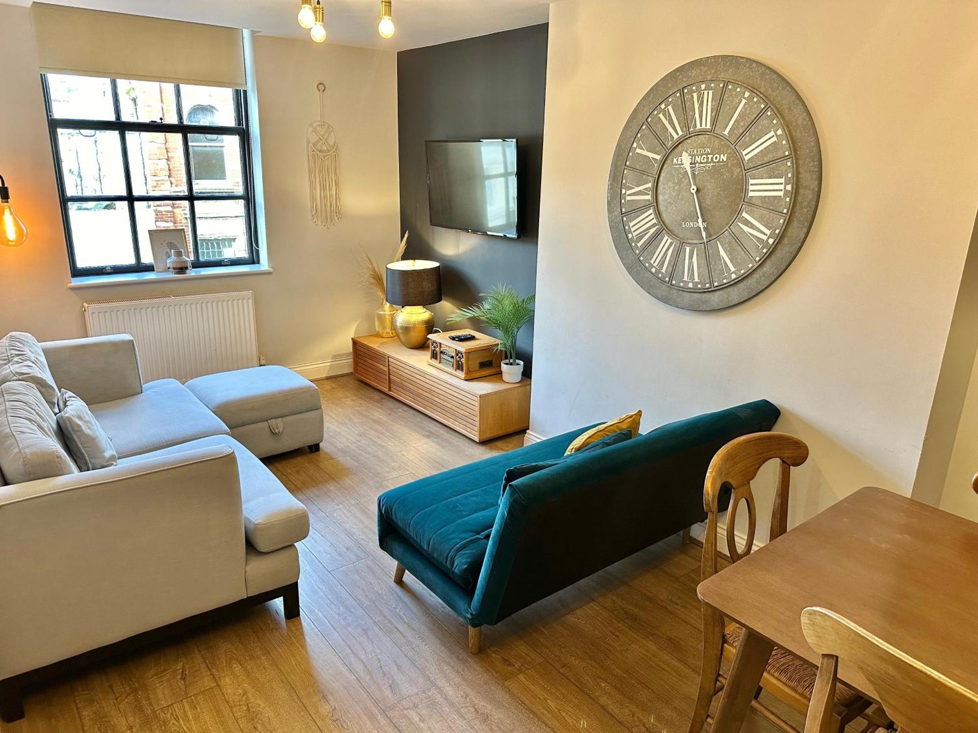 Wessex House - Cozy Town Centre Two Bedroom - Short Stroll To And Nightlife Appartement